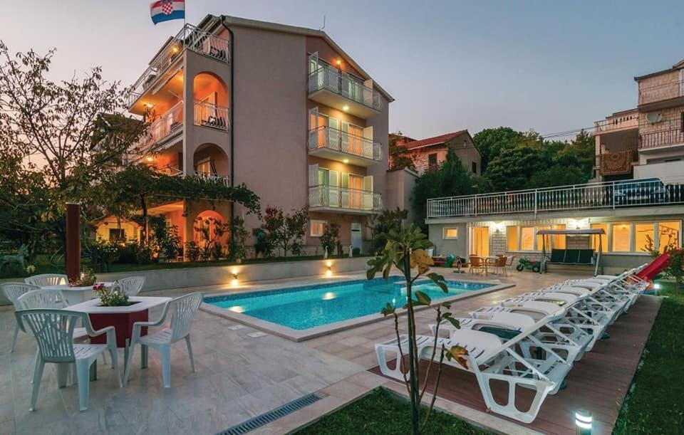 Apartments Mm Podstrana Luaran gambar