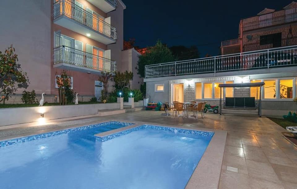 Apartments Mm Podstrana Luaran gambar