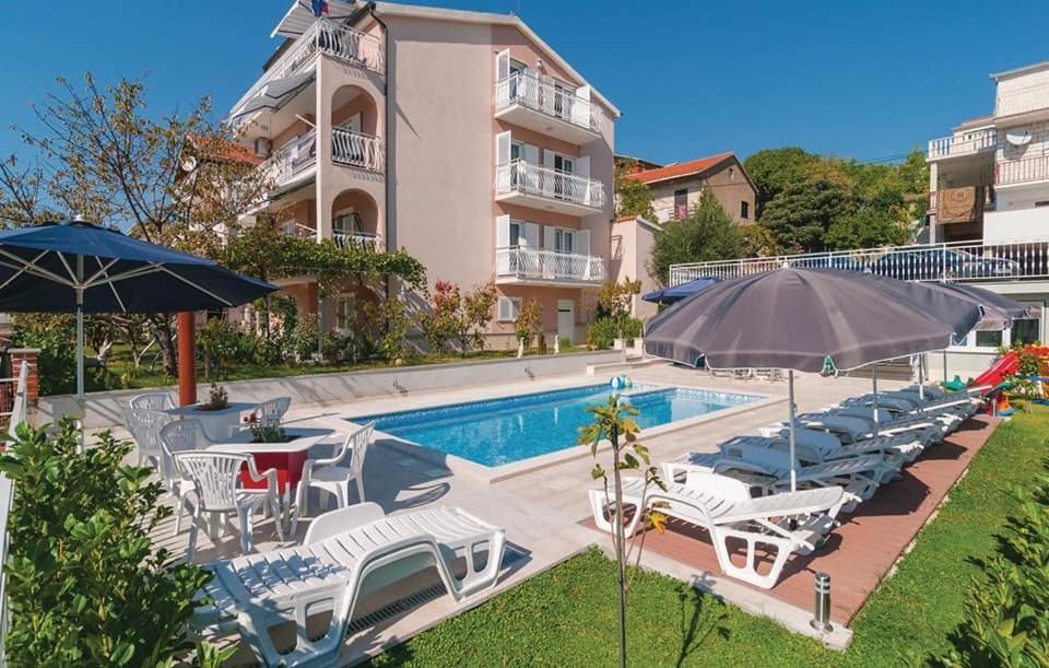 Apartments Mm Podstrana Luaran gambar
