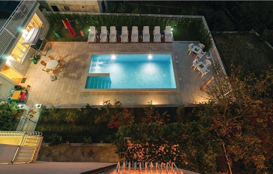 Apartments Mm Podstrana Luaran gambar